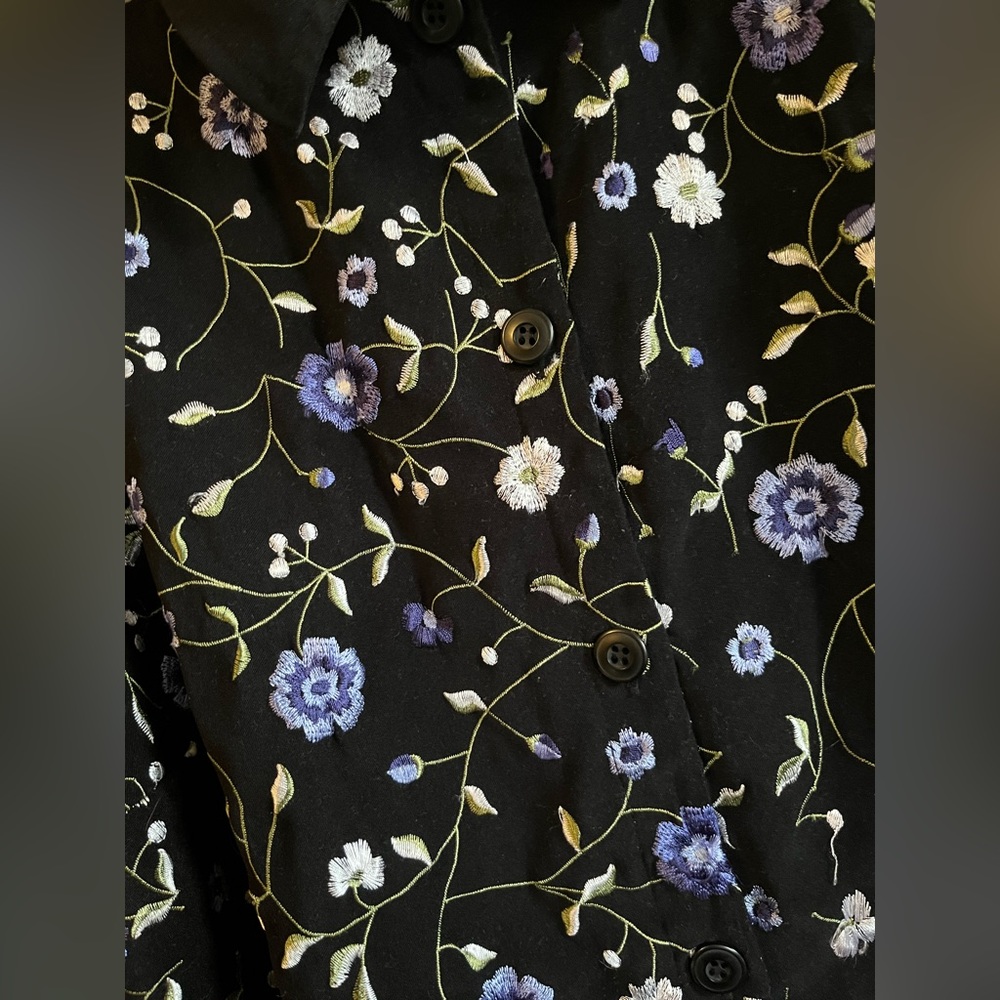 JM Collection Floral Button Up - Picture 4 of 4